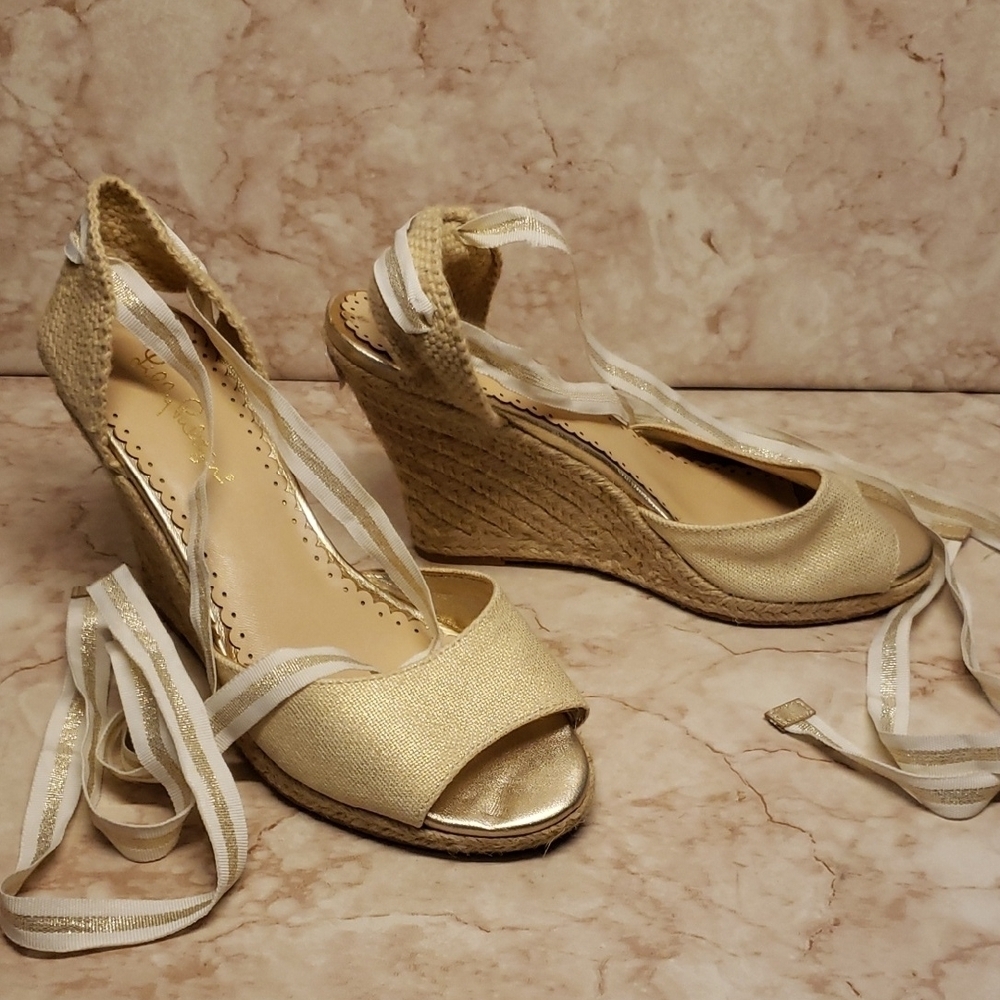 Lilly Pulitzer Elegant Gold Wedge Ankle Straps Sandals Size 8
